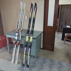 スキーの板　ロシニョールとOGASAKA