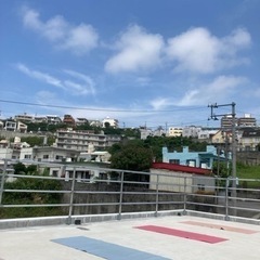 屋上ヨガ再開しました！ヨガスタジオ沖縄市の画像