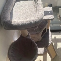 キャットタワー　花王猫砂2袋付き　猫ベッド付き