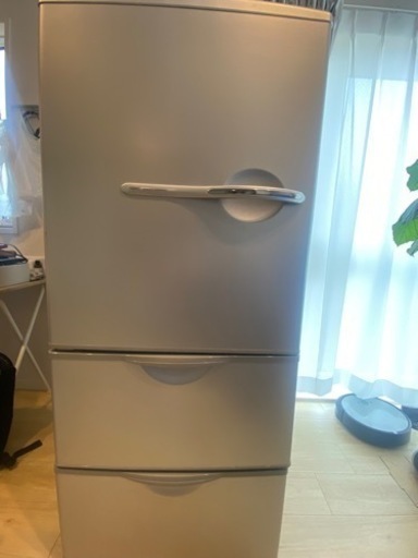 AQUA ノンフロン冷凍冷蔵庫　AQR-261AL シルバー