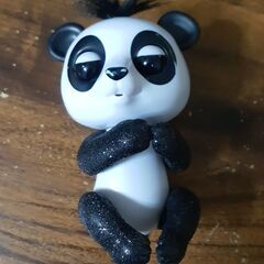 WowWee Fingerlings Glitter Panda