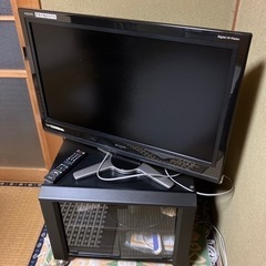 AQUOS デジタルハイビジョンテレビ（下の台込み）