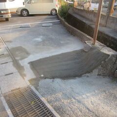 コンクリートのはつり作業、福岡便利屋格安、駐車場工事 - 便利屋