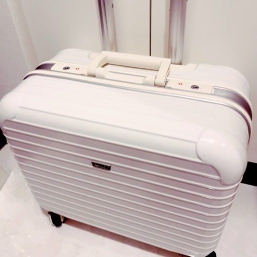 超美品　キャリーケース　32L