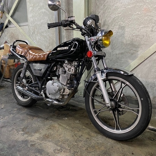 ■GN125H 黒×銀仕様