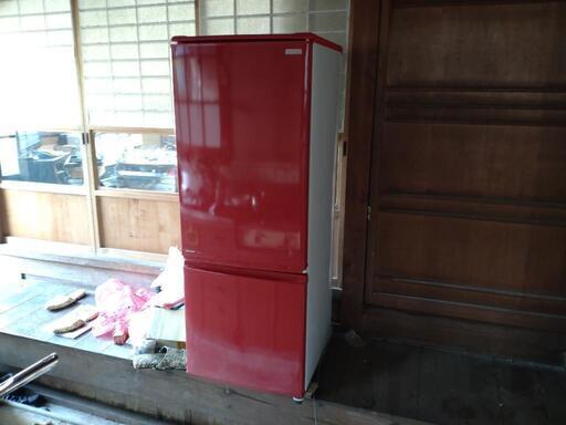 真っ赤な冷蔵庫