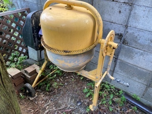 電動コンクリートミキサー