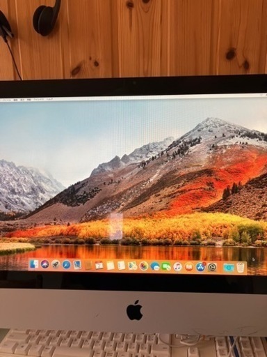 i mac 2011  21.5inch 中古　デスク取り出しに難あり