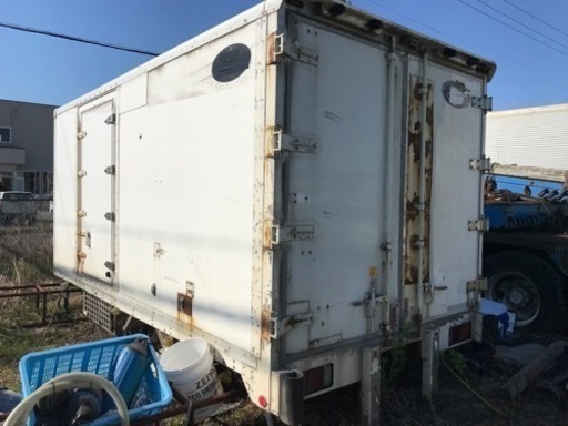 物置き等に 2トン 箱車