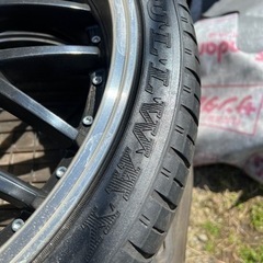 20インチ8.5J 245/35/20 ハイフライ