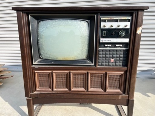 レトロなアンティークテレビ