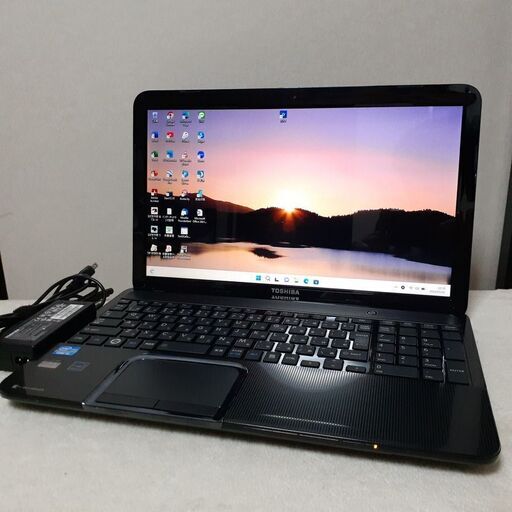 【取引中です】TOSHIBA dynabook 15インチ SSD i5 8GB Office2021搭載 カメラ Wi-Fi ブルーレイ テンキー付き Windows11