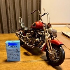 レトロなブリキのHarley-Davidson 