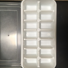 製氷皿（大きめ）