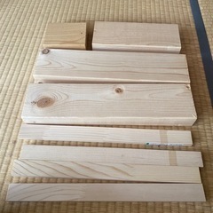 端材　２×４材　パイン加工材　木材　DIY