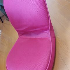 ピンクの座椅子