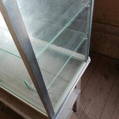 ガラス　ショーケース　75cm　3段式