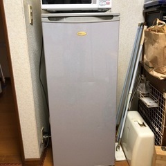 冷凍庫(2003年製？)引き取り決まりました。