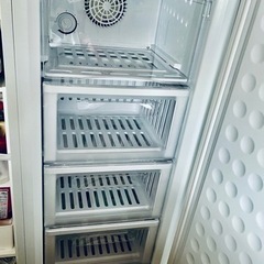 決まりました！お問合せありがとうございました。冷凍庫114ℓ 購入１年弱　使用半年以内の美品です! 決まりました！お問合せありがとうございました。冷凍庫114ℓ 購入1年
