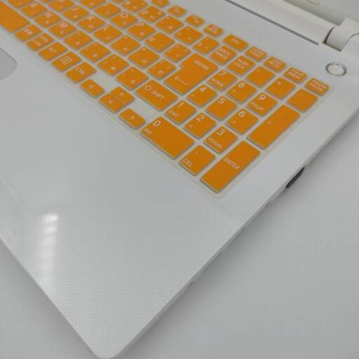 東芝 4世代Core i5 SSD240G搭載 メモリ8G CD/DVD webカメラ内蔵 大画面