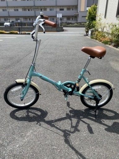 値下げしました。ほぼ新品未使用　16インチ