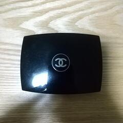 CHANEL　コンパクトケース