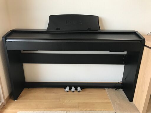 CASIO 電子ピアノ　Pravia PX-735 88鍵盤　美品（楽譜立てに少し傷あり）