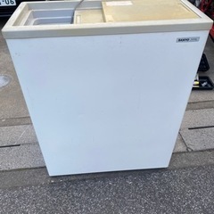 サンヨー冷凍ストッカー SCR-62G 屋外予備冷凍庫