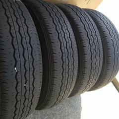 ハイエース200系　純正タイヤ