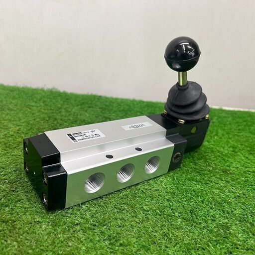 KITO TS2-481 トロリ1/2ｔ【野田愛宕店】【店頭取引限定】【未使用】管理番号：IT4ZR06HS67U KITO TS2-481 トロリ1/2t【野田愛宕店】【店頭取引限定】【未使用