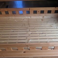 【無料】木製シングルベッド（ローベッド）ちょっと小さ目【引き取り限定】
