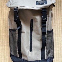 リュック バッグ バックパック カーキ色 15L