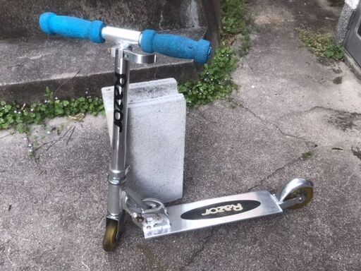 激レア 初代 Razor キックスケーター キックボード 折り畳み式スチール製　シルバー銀　ハンドルブルー