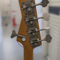 1980年代前半 ギターショップ製 JBタイプ五弦ベース（汎用ケース付き）