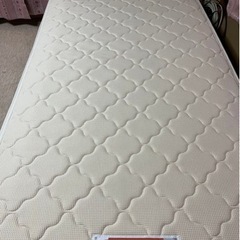 決まりました！ベッドシングル　引き出し2個付き