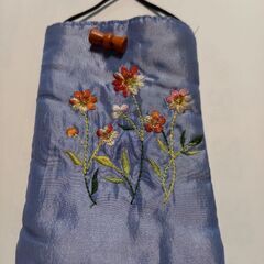 ブルー　刺繍　シルク風生地　スマホケース　ベトナム購入