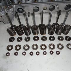 オールド―メルセデス―ベンツ190E-.シリンダーシリンダーヘツトセツト オールド―メルセデス―ベンツ190E-.シリンダーシリンダーヘツトセツト
