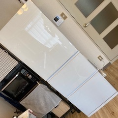 【取引完了予定】Hisense ノンフロン冷凍冷蔵庫　358L