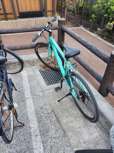 明日のお昼前後に引き取り可能な方に限りお願い致します。