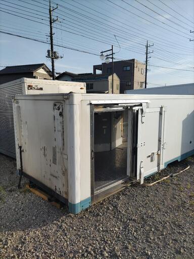 匝瑳市】横スライド扉付き 保冷コンテナ (No.Y-124) 長さ約450cm×幅