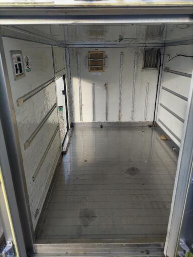 匝瑳市】横扉付き 保冷コンテナ (No.Y-123) 長さ約355cm×幅167cm×高さ