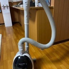 Panasonic 紙パック式掃除機　2014年製