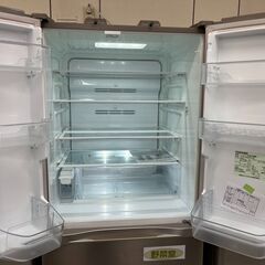 格安！　東芝　556L冷蔵庫　2014年製　表面凹みあり 格安！ 東芝 556L冷蔵庫 2014年製 表面凹みあり