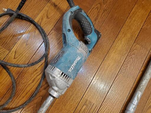 マキタ　ハンドミキサー　コンクリート