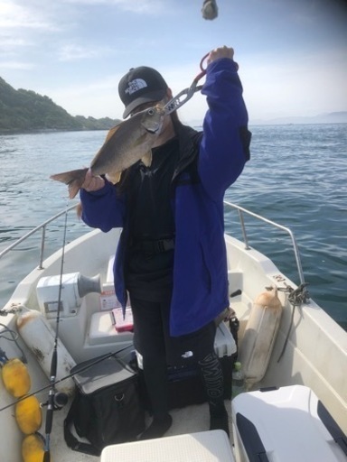 釣り船してます