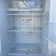 Hisense 大き目 冷蔵庫 HR-B2302 2021年 227L○E044W005