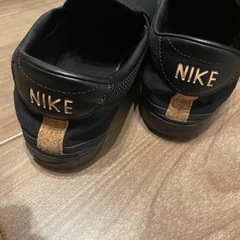 緊急値下げ！NIKE スニーカー　黒