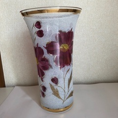 花瓶　（ガラス製　花柄）