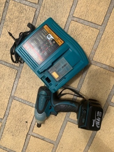 充電式充インパクトドライバー