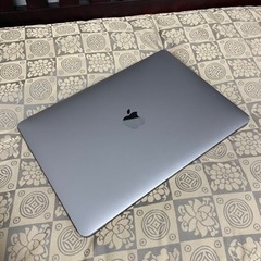 Apple MacBook Pro 13-inch 2017 ス...